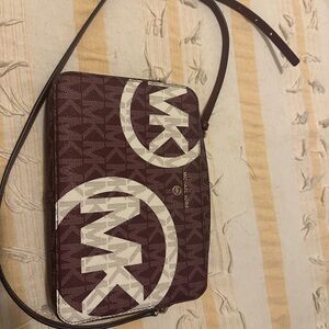 Michael Kors lot, 3 bags. Retail for the large was over $500.
